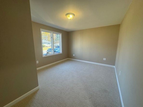 39 Neillian St 39, Bedford MA 01730