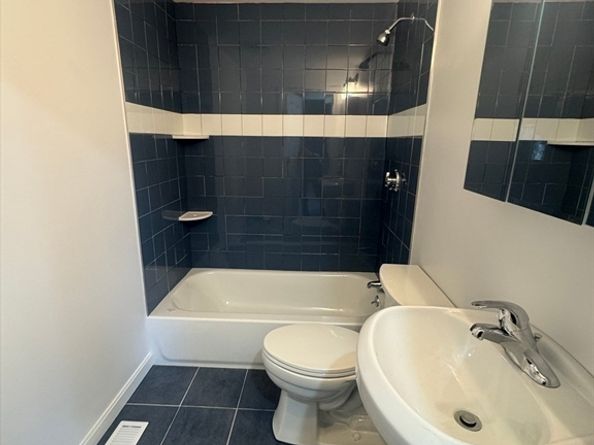 39 Neillian St 39, Bedford MA 01730