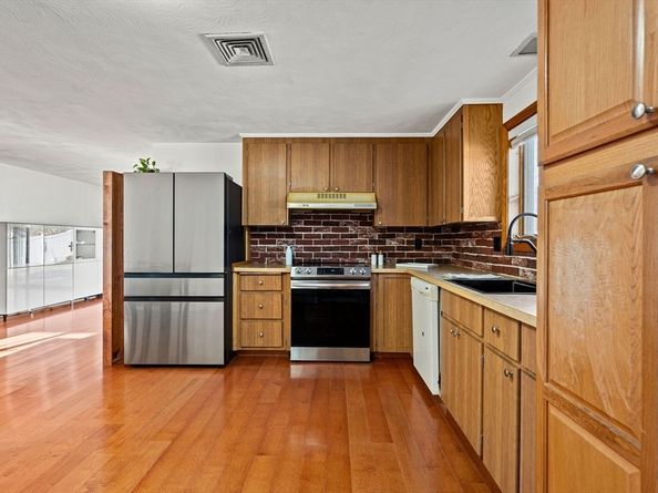 143 Winona Street, Peabody MA 01960