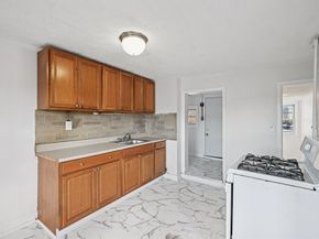 43 Pleasant St, Fitchburg MA 01420