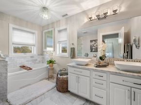 11 Osborne Hill Dr, Salem MA 01970