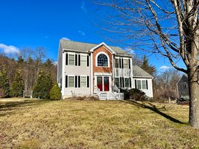 204 Roosevelt St, Fitchburg MA 01420