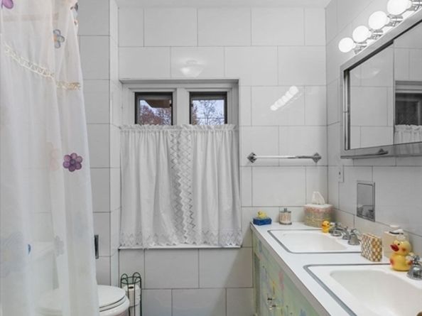 37 Stanley Rd, Swampscott MA 01907