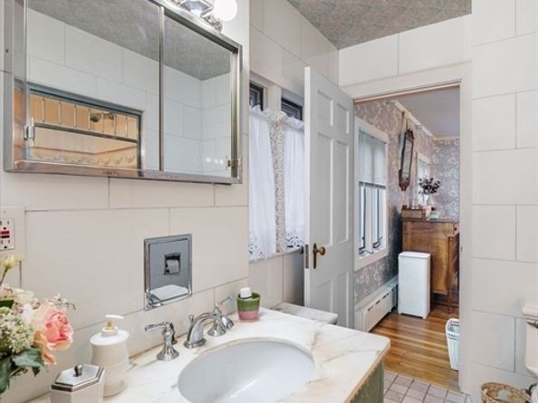 37 Stanley Rd, Swampscott MA 01907