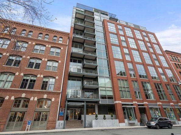 25 Channel Center St 807, Boston MA 02210