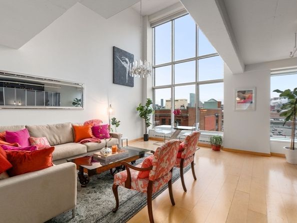 25 Channel Center St 807, Boston MA 02210