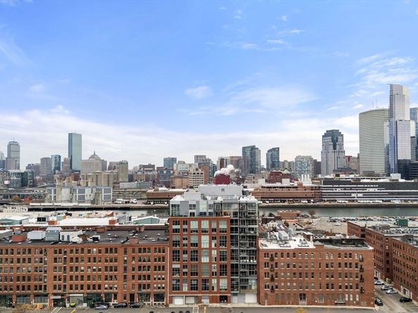 25 Channel Center St 807, Boston MA 02210