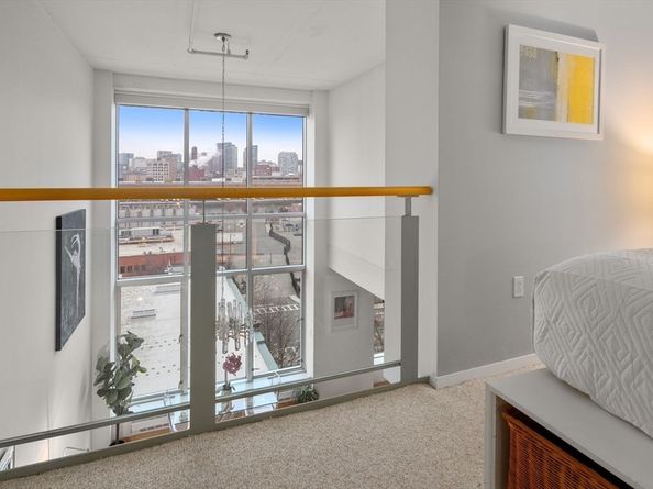 25 Channel Center St 807, Boston MA 02210