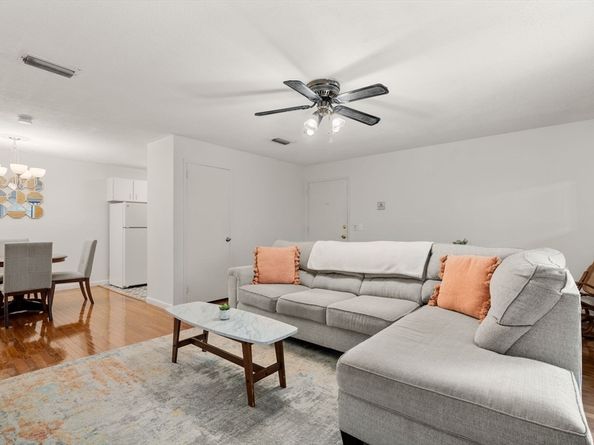 24 Thayer Pond Dr unit 16, Oxford MA 01537