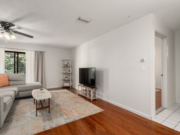 24 Thayer Pond Dr unit 16, Oxford MA 01537