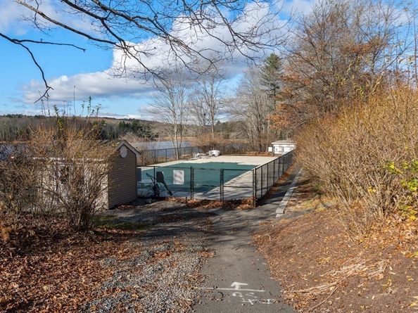 24 Thayer Pond Dr unit 16, Oxford MA 01537