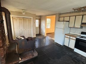 15 Granite St, Rockport MA 01966