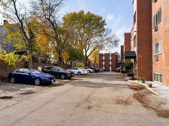 543 Adams St 24, Boston MA 02122