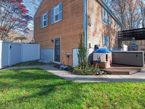 12 Hickory Rd, Millville MA 01529