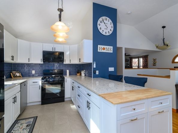 12 Hickory Rd, Millville MA 01529