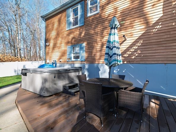 12 Hickory Rd, Millville MA 01529