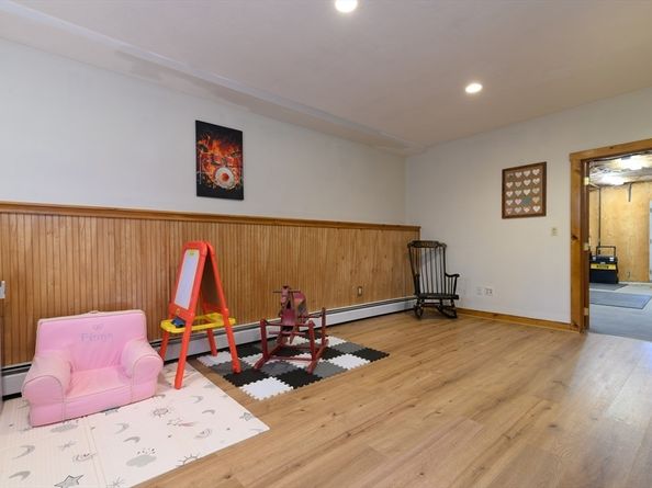 12 Hickory Rd, Millville MA 01529