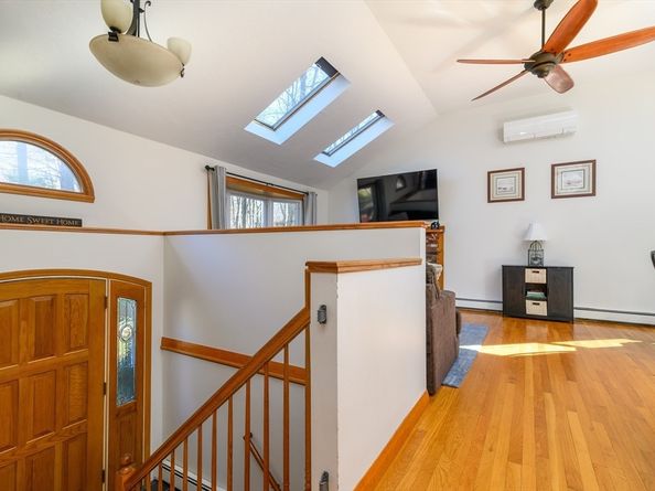 12 Hickory Rd, Millville MA 01529