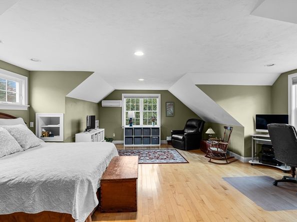 291 County Rd, Marion MA 02738