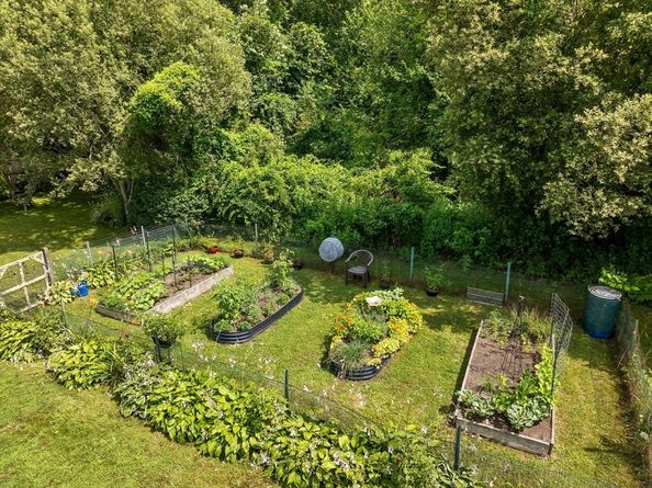 291 County Rd, Marion MA 02738