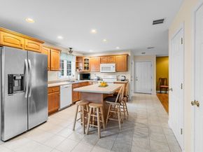 291 County Rd, Marion MA 02738