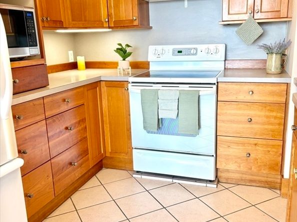 1731 Beacon St 1502, Brookline MA 02445