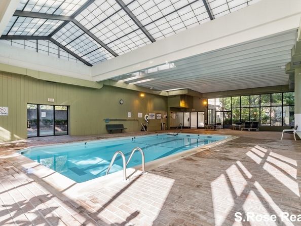 1731 Beacon St 1502, Brookline MA 02445