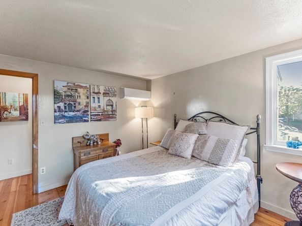 92 Lookout Point Rd, Plymouth MA 02360