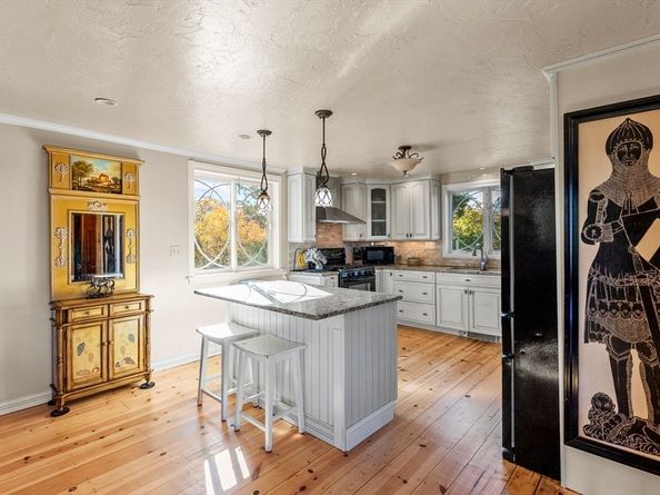 92 Lookout Point Rd, Plymouth MA 02360