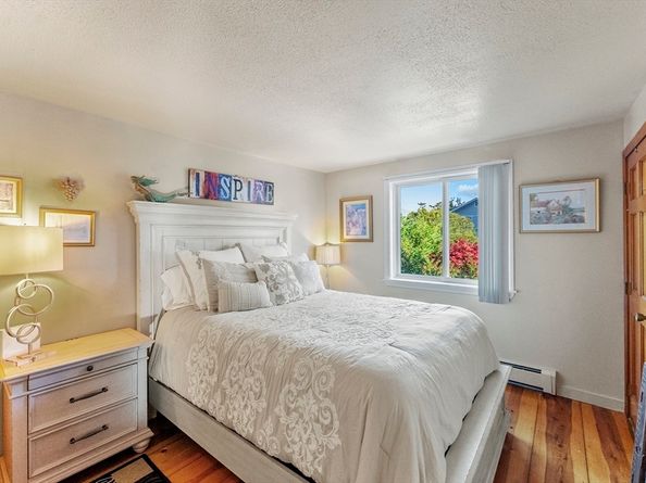 92 Lookout Point Rd, Plymouth MA 02360