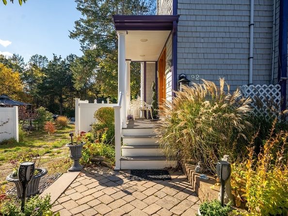 92 Lookout Point Rd, Plymouth MA 02360