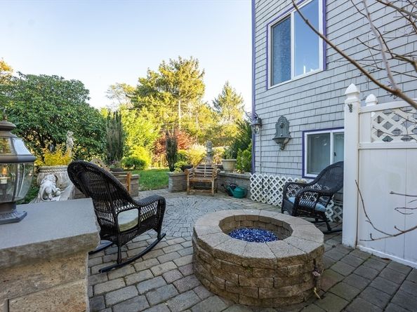 92 Lookout Point Rd, Plymouth MA 02360