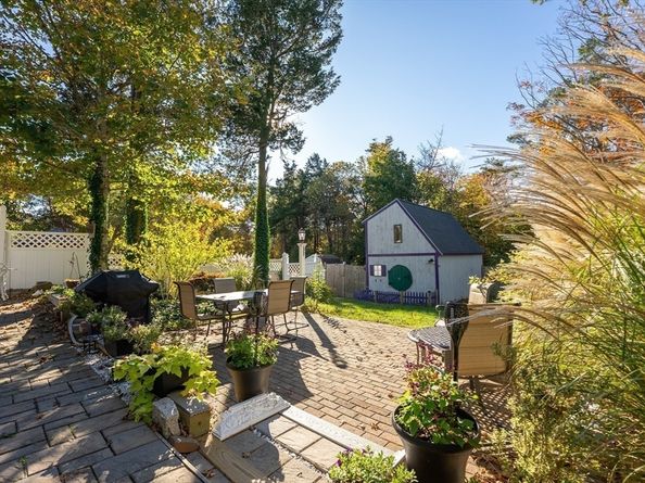 92 Lookout Point Rd, Plymouth MA 02360