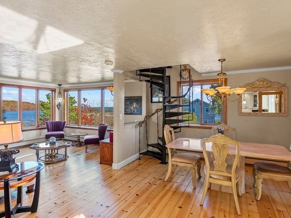 92 Lookout Point Rd, Plymouth MA 02360