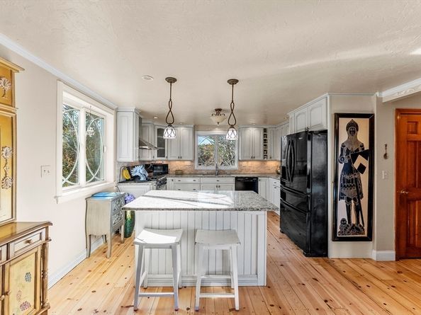 92 Lookout Point Rd, Plymouth MA 02360