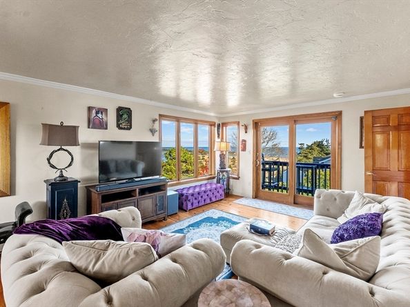 92 Lookout Point Rd, Plymouth MA 02360