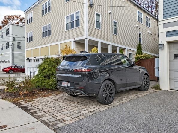 845 Lagrange St 4, Boston MA 02132