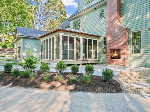 14 Dexter Lane A, Newburyport MA 01950