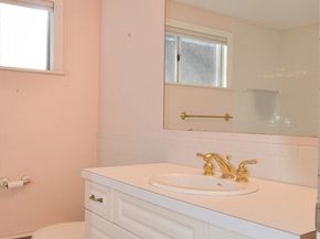 93 Vaughn Hill Rd, Bolton MA 01740