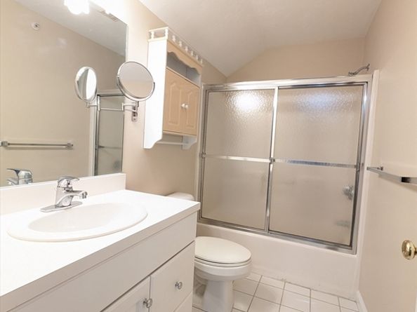 93 Westminster Dr 93, Marlborough MA 01752