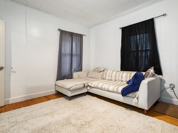 17 Ashton St, Everett MA 02149