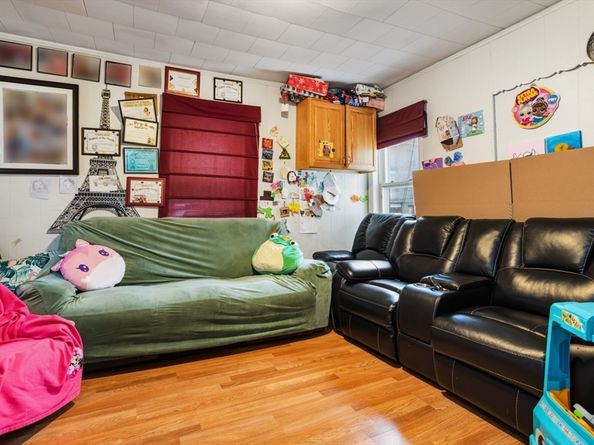 17 Ashton St, Everett MA 02149