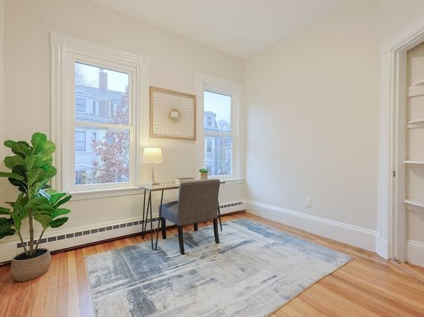 28 Inman St 4, Cambridge MA 02139