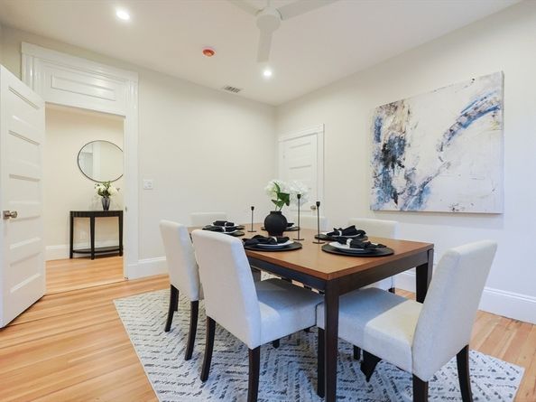 28 Inman St 4, Cambridge MA 02139