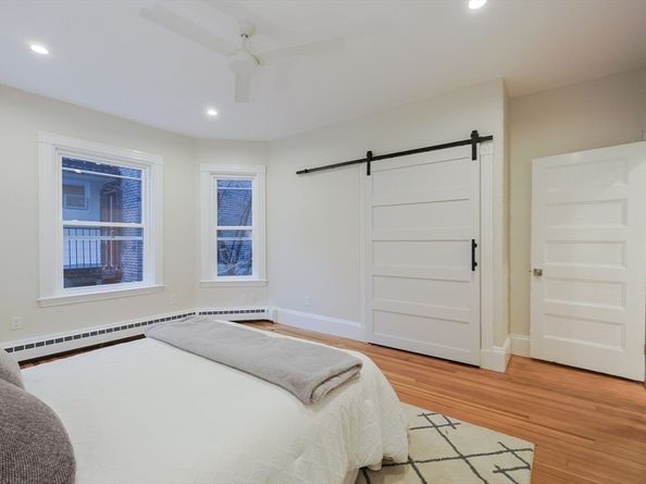 28 Inman St 4, Cambridge MA 02139