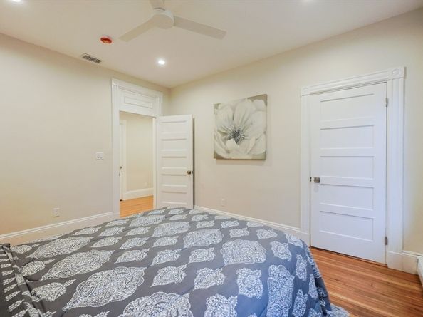 28 Inman St 4, Cambridge MA 02139