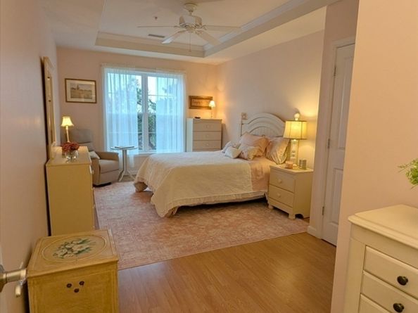 87 Clocktower Dr. 2207, Waltham MA 02452