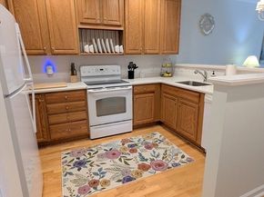 87 Clocktower Dr. 2207, Waltham MA 02452