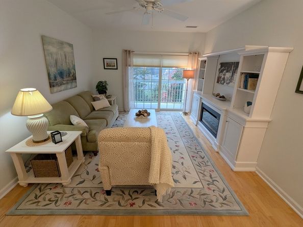 87 Clocktower Dr. 2207, Waltham MA 02452