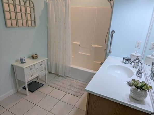 87 Clocktower Dr. 2207, Waltham MA 02452